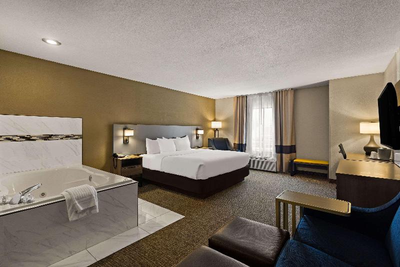 Comfort Inn Huntington Near University image