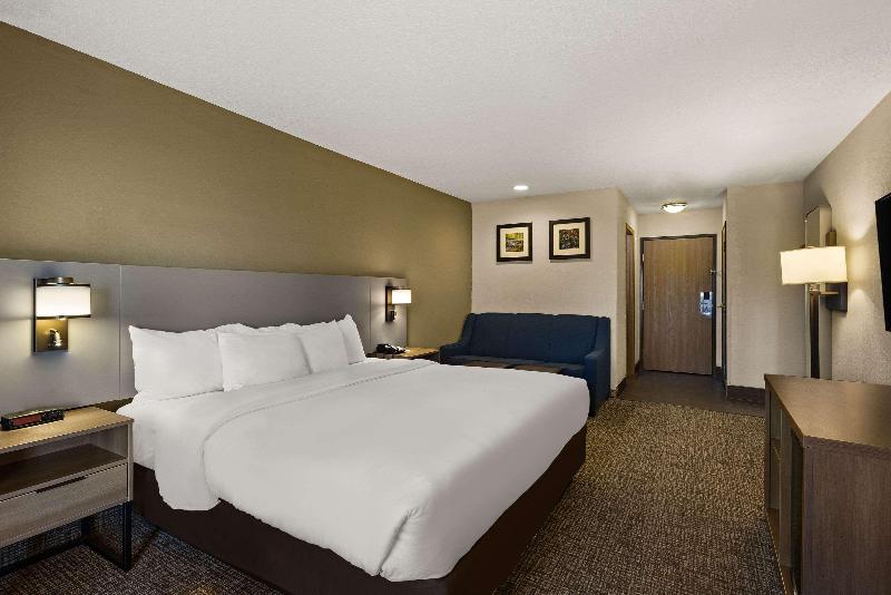 Comfort Inn Huntington Near University image