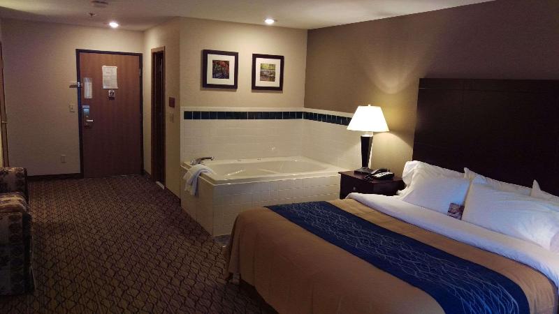 Comfort Inn Huntington Near University image