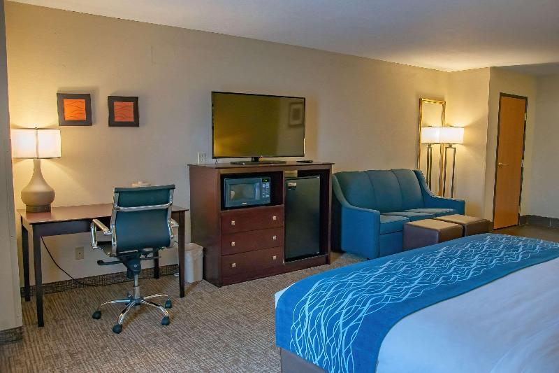 Comfort Inn Huntington Near University image