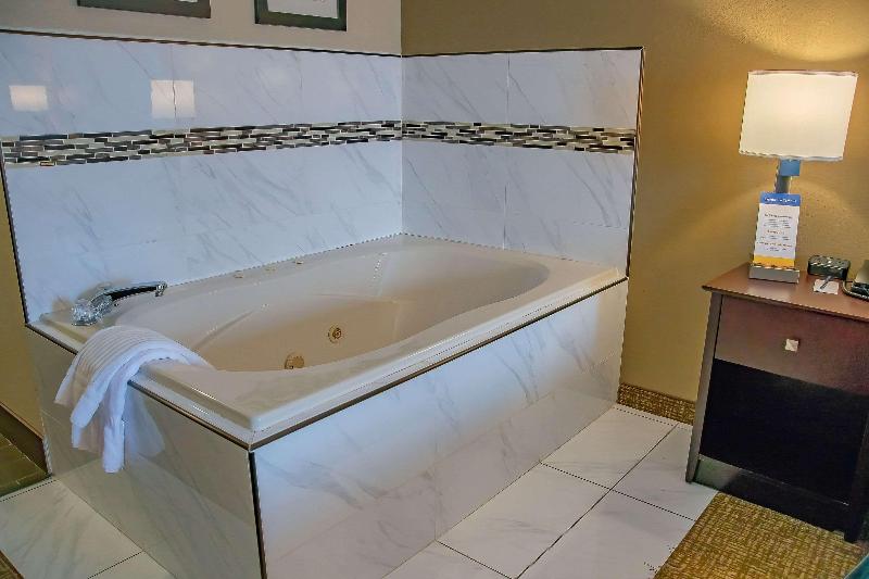 Comfort Inn Huntington Near University image