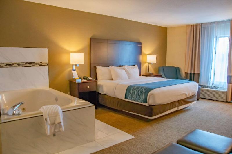 Comfort Inn Huntington Near University image