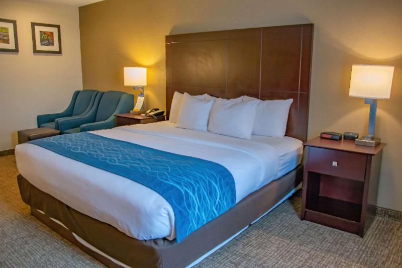 Comfort Inn Huntington Near University image