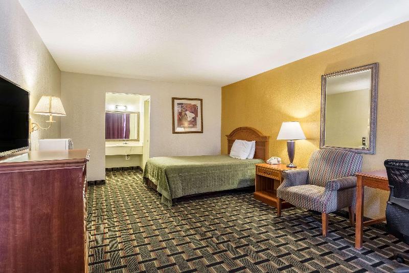 Rodeway Inn Denmark-Jackson image