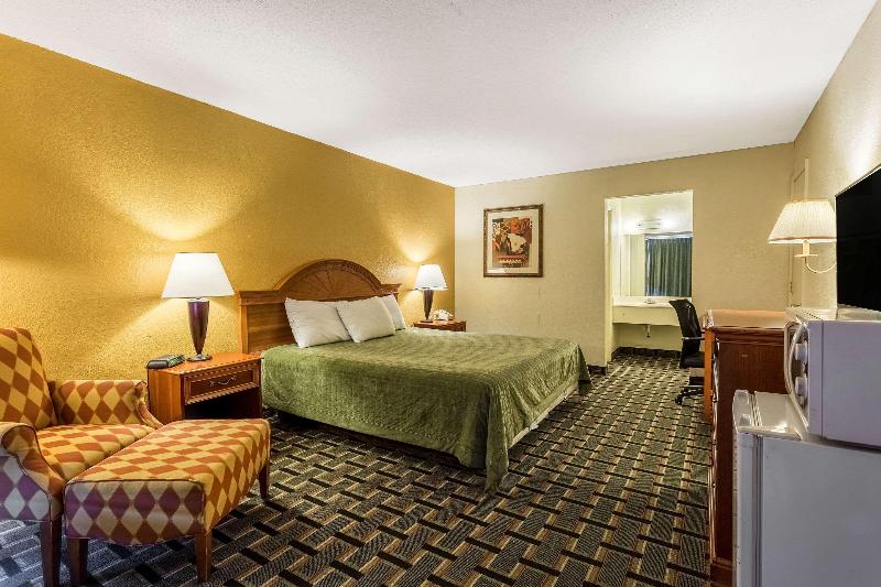 Rodeway Inn Denmark-Jackson image