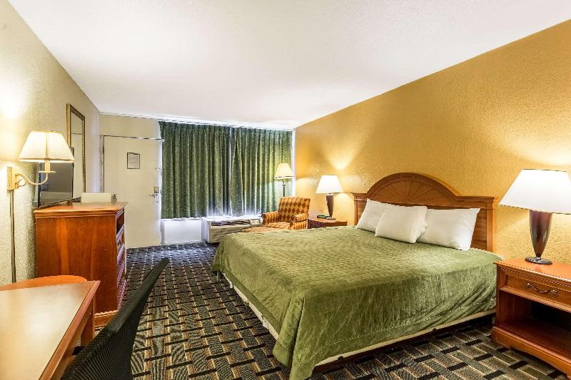 Rodeway Inn Denmark-Jackson image