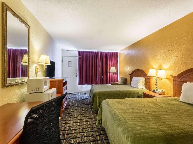 Rodeway Inn Denmark-Jackson image