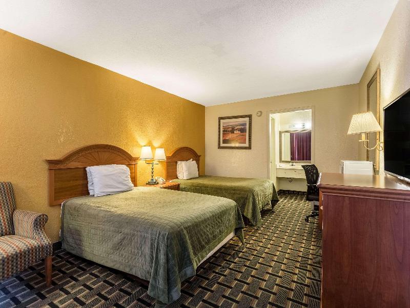 Rodeway Inn Denmark-Jackson image