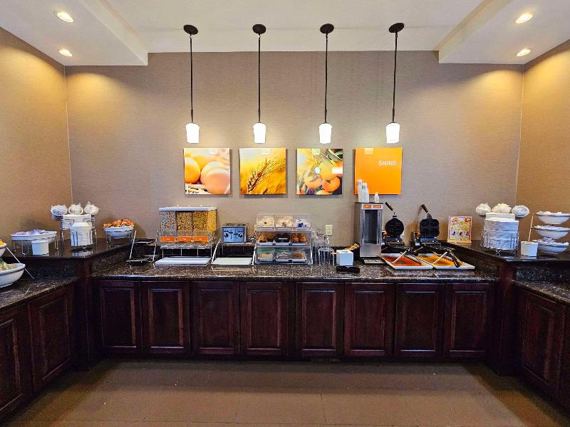 Comfort Inn & Suites Independence image