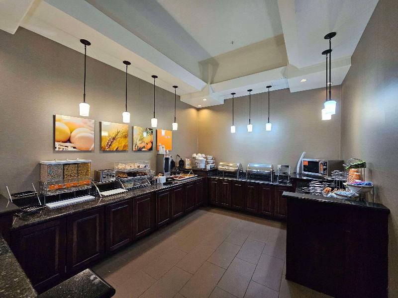 Comfort Inn & Suites Independence image