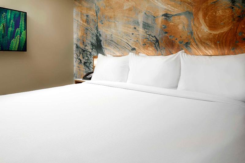 Cambria Hotel Phoenix - Chandler Fashion Center image