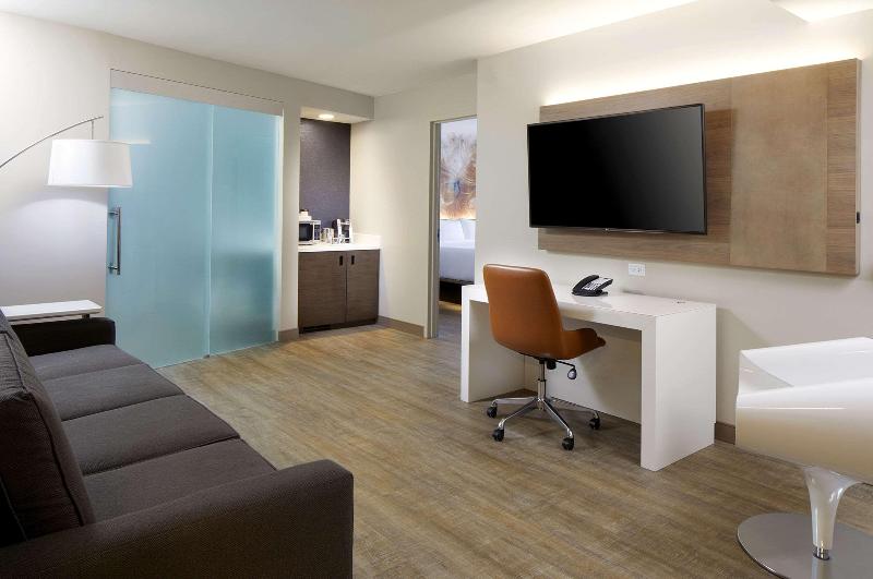 Cambria Hotel Phoenix - Chandler Fashion Center image