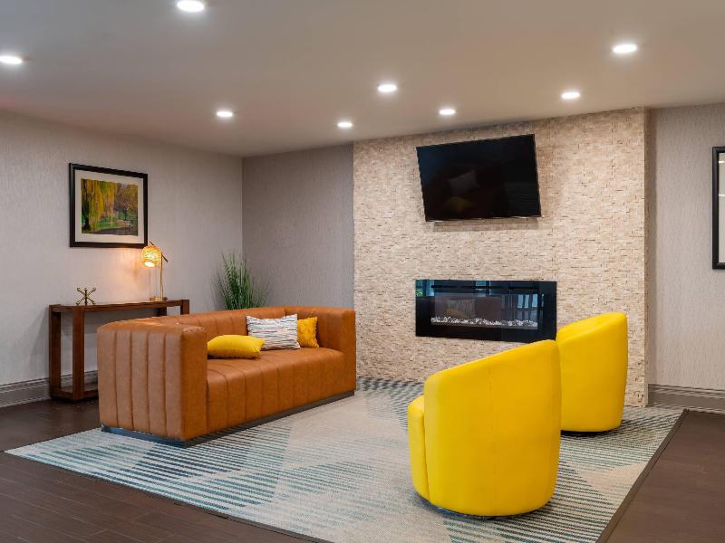 Comfort Inn Danvers- Boston image