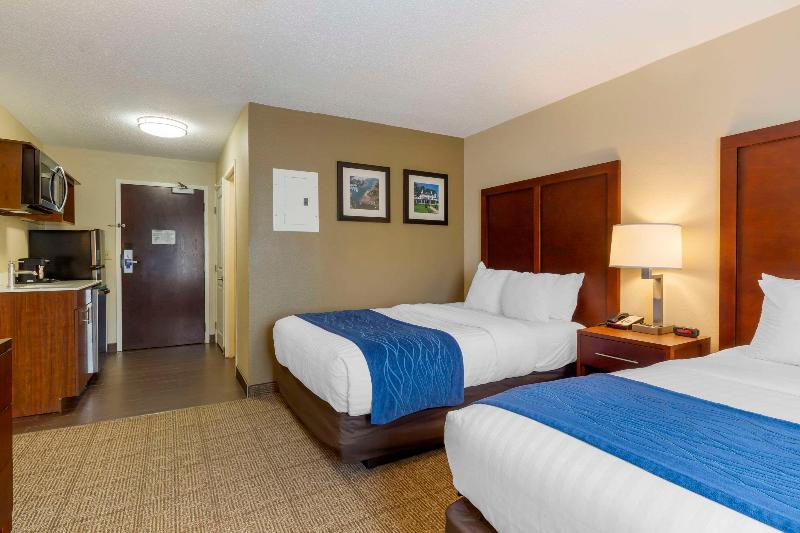 Comfort Inn Danvers- Boston image