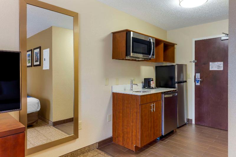 Comfort Inn Danvers- Boston image