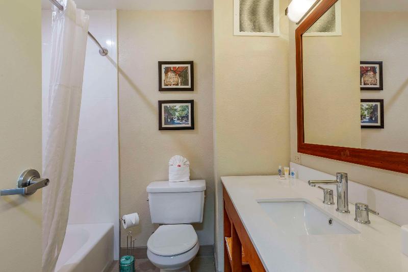 Comfort Inn Danvers- Boston image