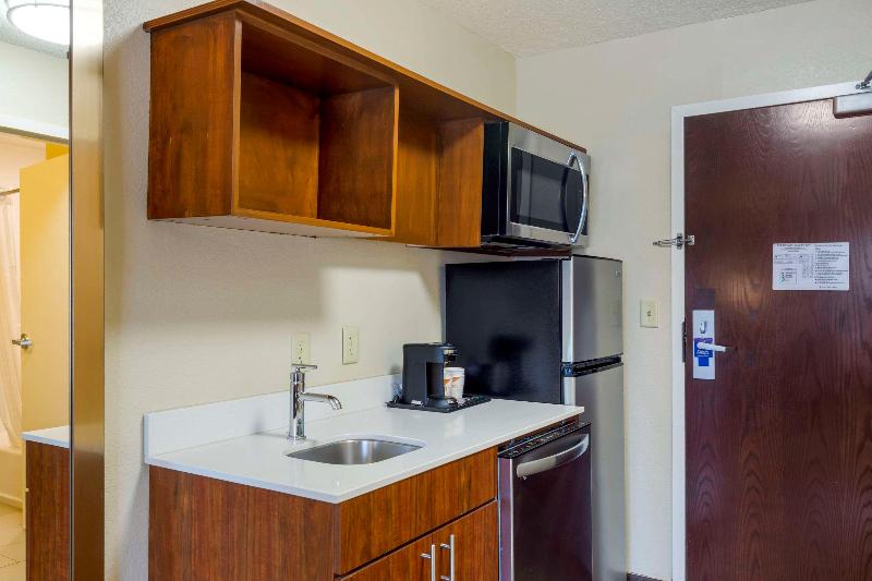Comfort Inn Danvers- Boston image