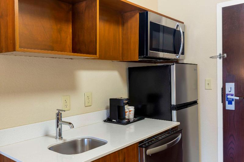 Comfort Inn Danvers- Boston image