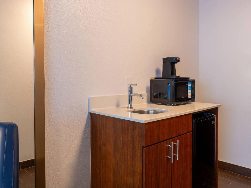 Comfort Inn Danvers- Boston image