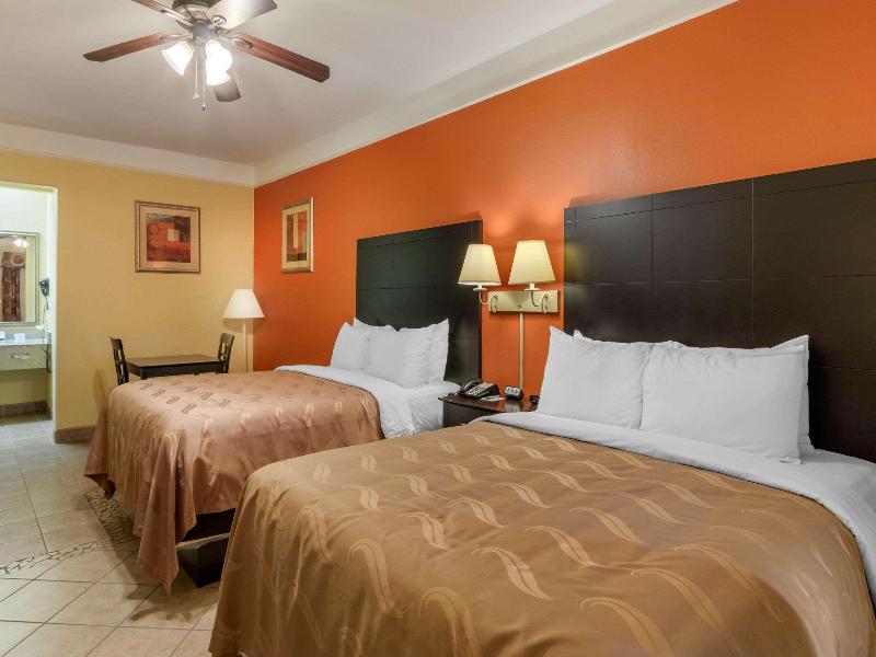 Quality Inn&Suites At The Outlets Mercedes/Weslaco image