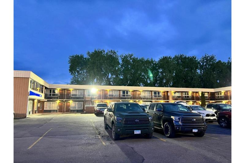 Devils Lake Inn OYO Devils Lake Regional Airport image