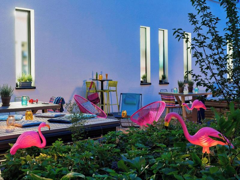 Moxy Frankfurt East image