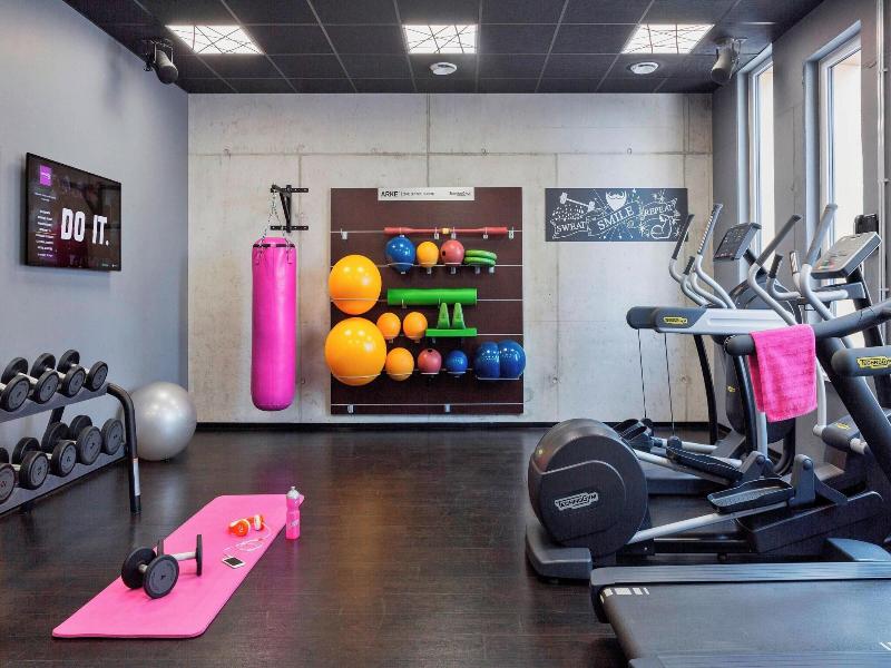 Moxy Frankfurt East image