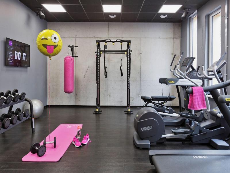 Moxy Frankfurt East image