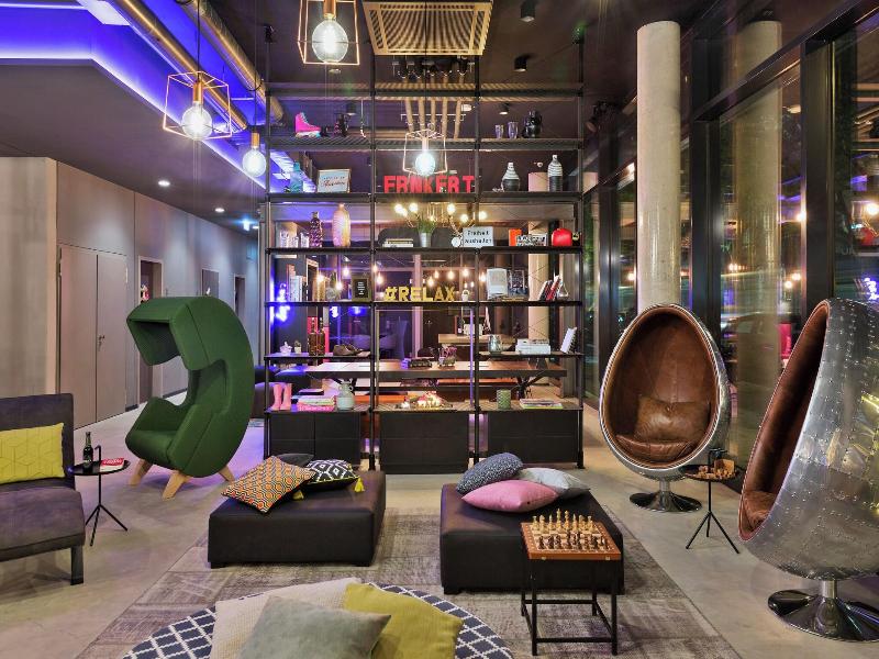 Moxy Frankfurt East image