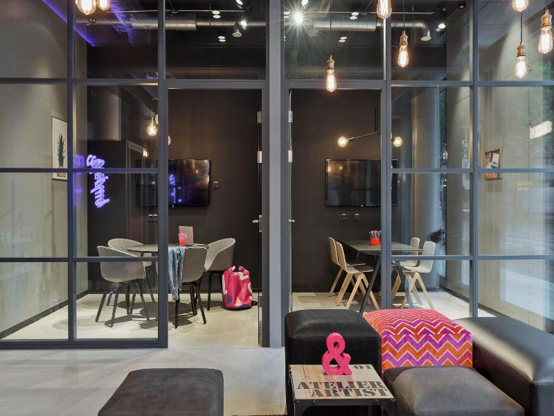 Moxy Frankfurt East image