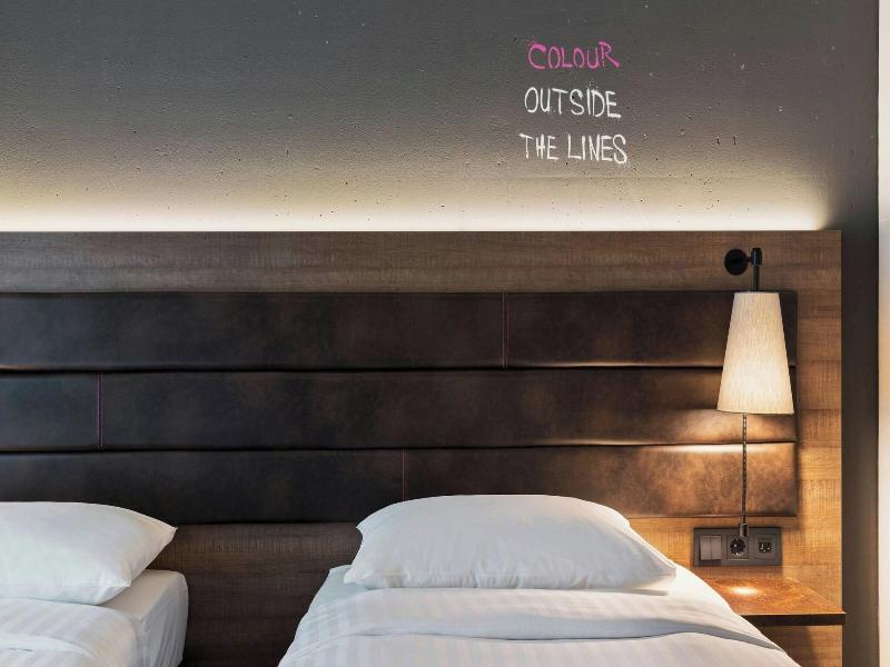 Moxy Frankfurt East image