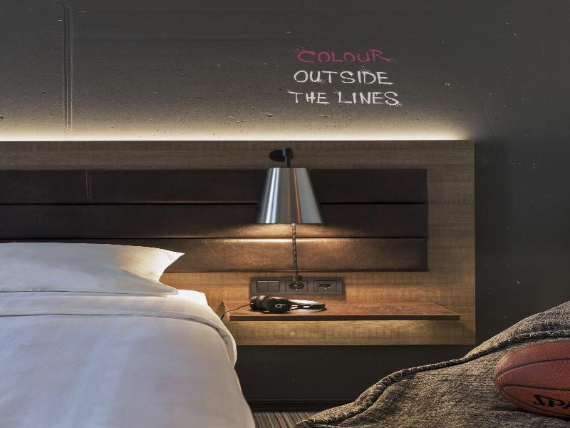 Moxy Frankfurt East image
