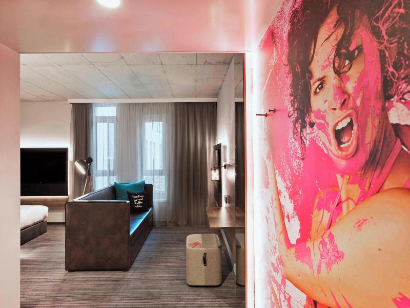 Moxy Frankfurt East image