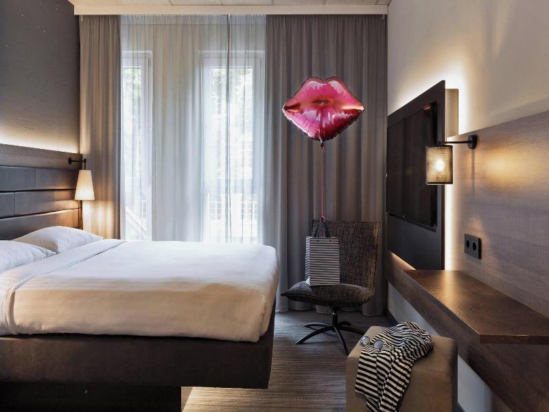 Moxy Frankfurt East image