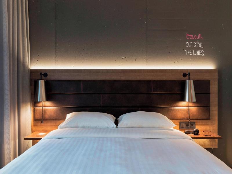 Moxy Frankfurt East image