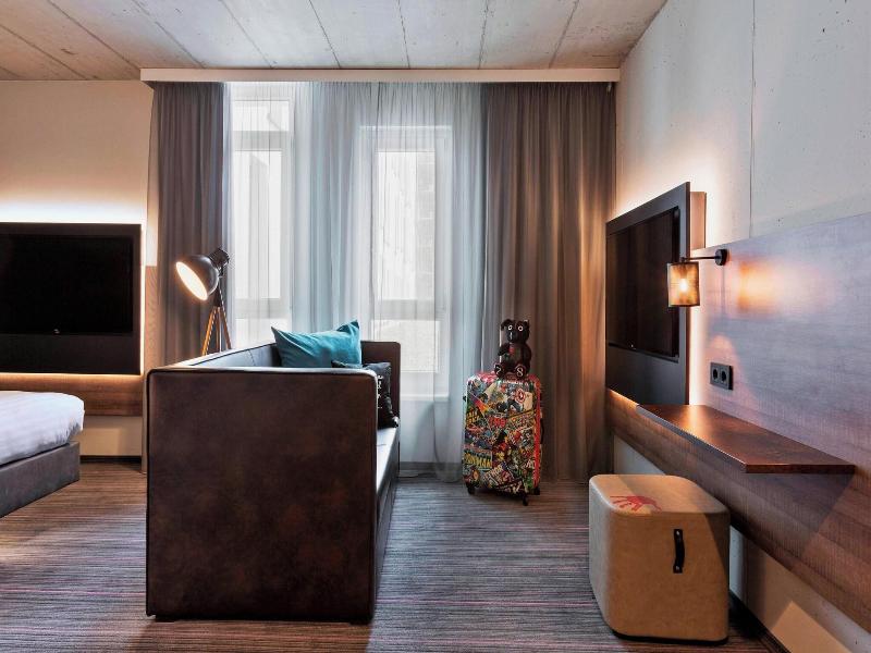 Moxy Frankfurt East image