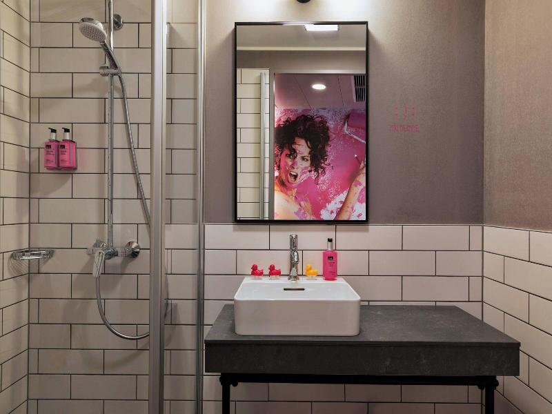 Moxy Frankfurt East image