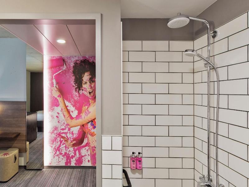 Moxy Frankfurt East image