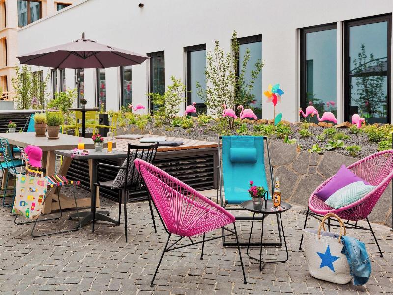 Moxy Frankfurt East image