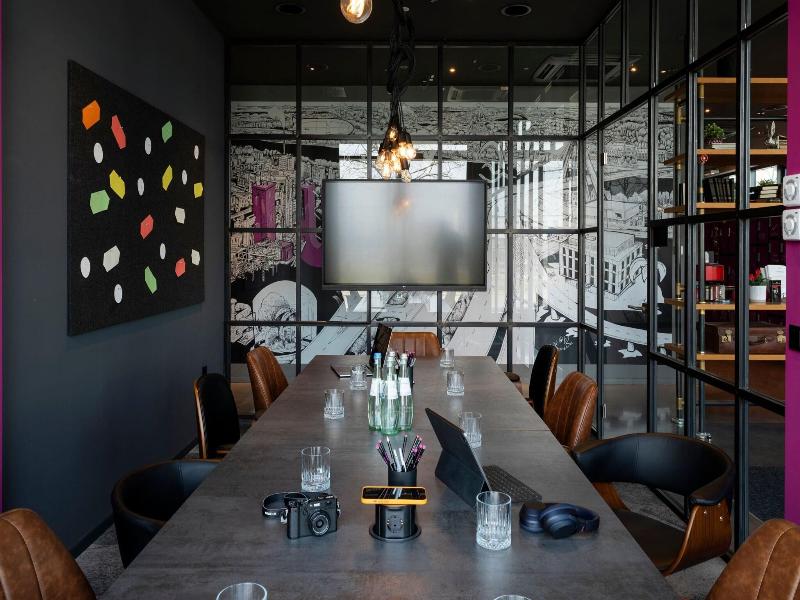 Moxy Ludwigshafen image