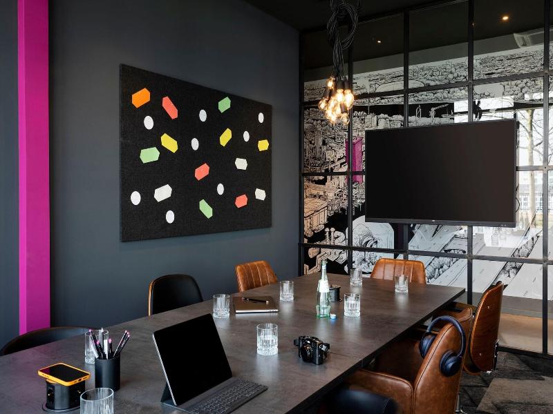 Moxy Ludwigshafen image