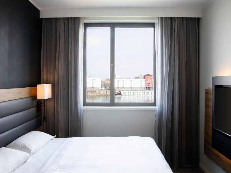 Moxy Ludwigshafen image