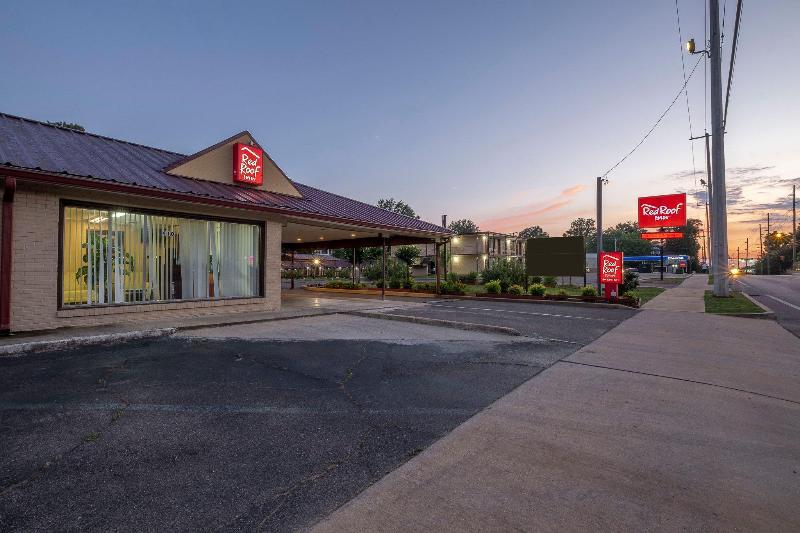 Red Roof Inn Starkville - University image
