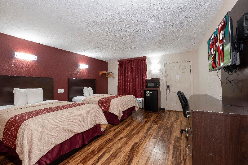 Red Roof Inn Starkville - University image
