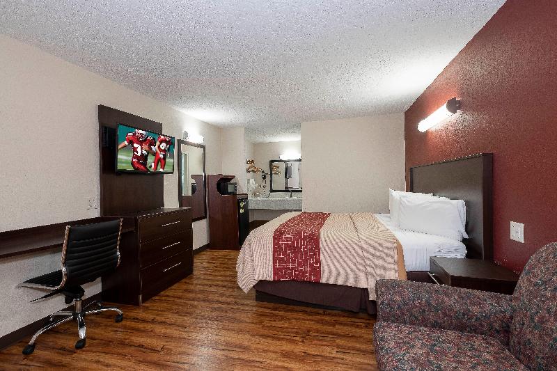 Red Roof Inn Starkville - University image
