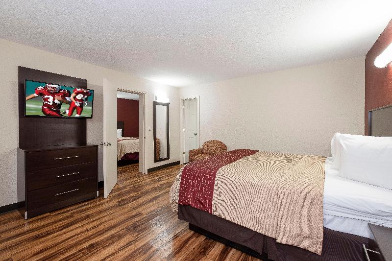 Red Roof Inn Starkville - University image