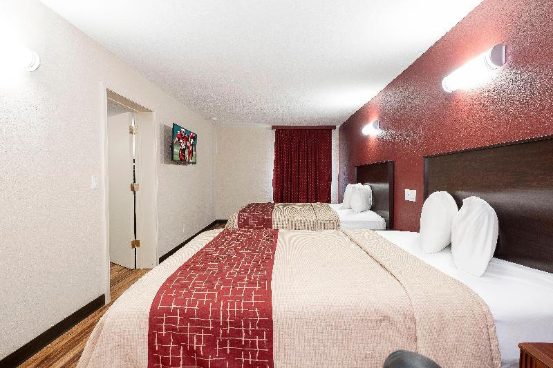 Red Roof Inn Starkville - University image