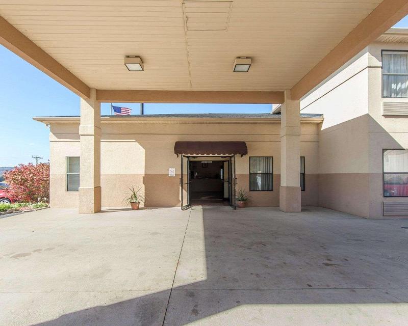 Quality Inn & Suites Rosemount image