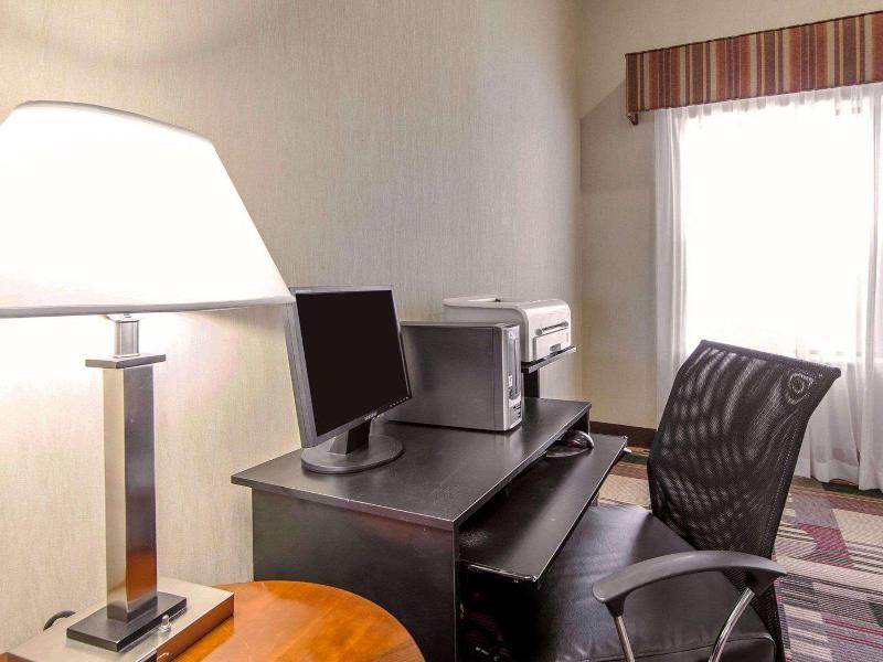 Quality Inn & Suites Portsmouth — view