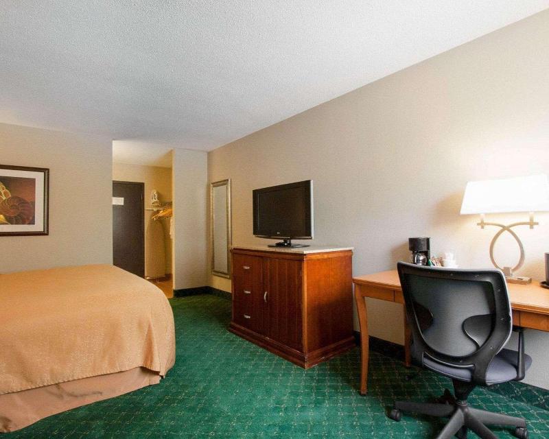 Quality Inn Cairo I-57 image